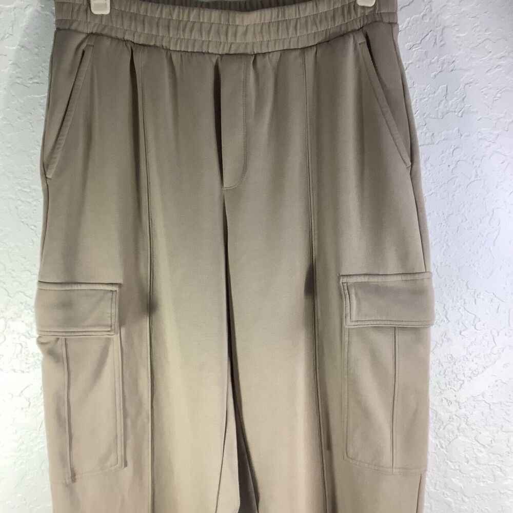 Old Navy Women's High-Waisted Dynamic Fleece Cargo Trouser Pants Size L Beige - Picture 3 of 8